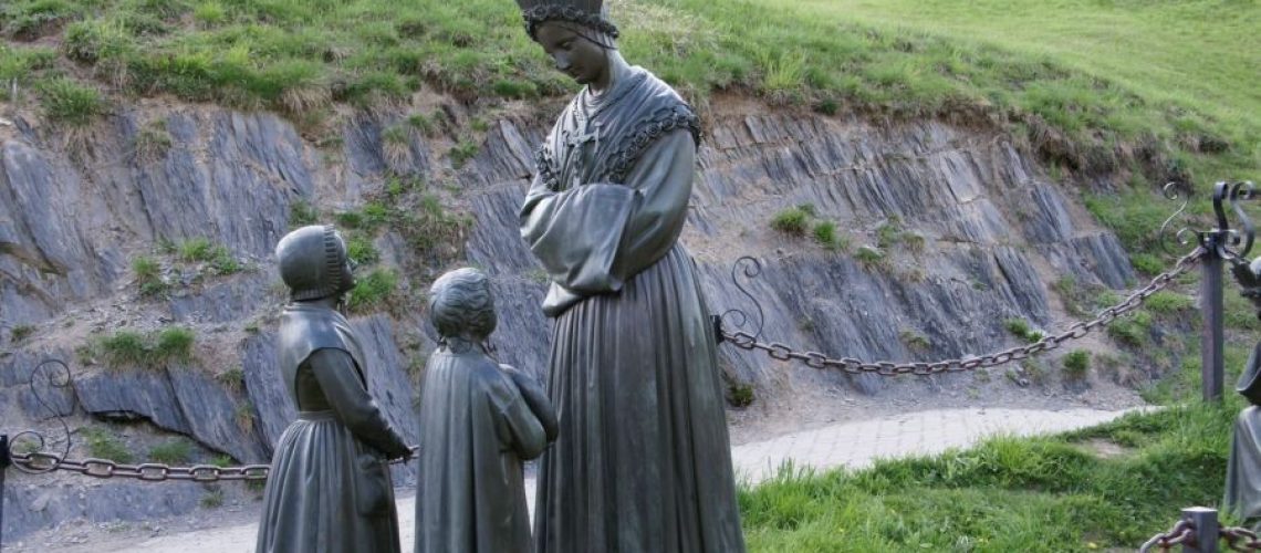 Apparition de la Vierge Marie à La Salette 1!46 (1)