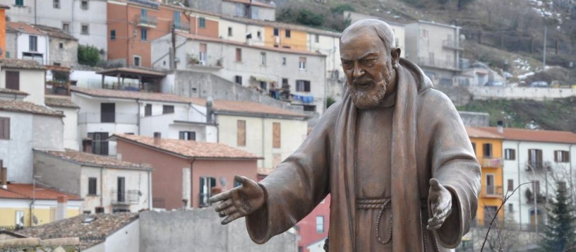 Padre_Pio_-_Miranda_(IS)_-_panoramio