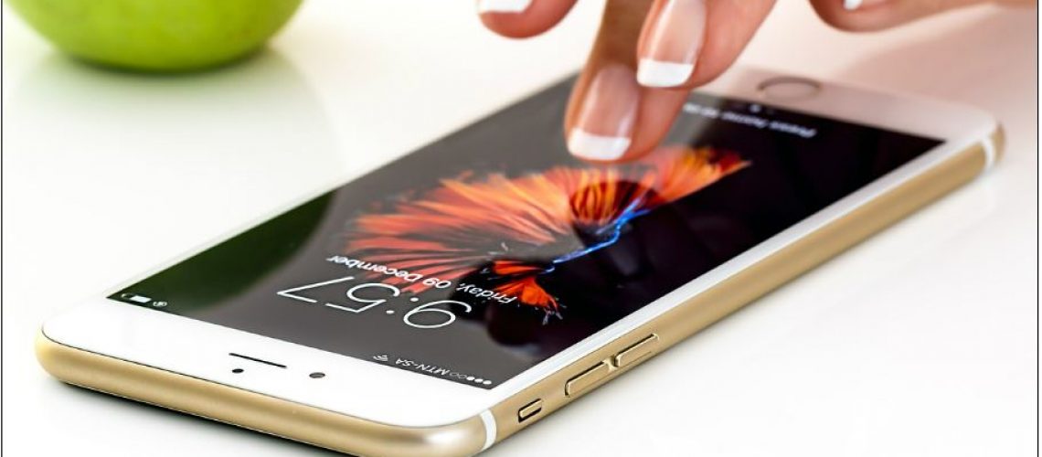 facebook, mewe, social media