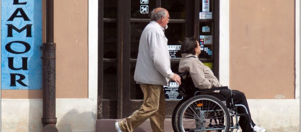 wheelchair-908343_1280